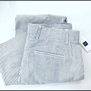 GAP Pants - Gap slim cropped seersucker pants NWT 00 GAP Pants - Gap slim cropped seersucker pants NWT 00